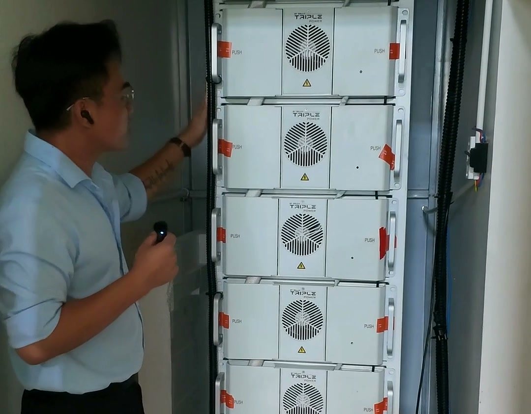Khách sạn Hoàng Giang (Đức Hòa) lắp điện mặt trời 64 kWp + pin lưu trữ 100 kWh: chi phí, vận hành, hoàn vốn