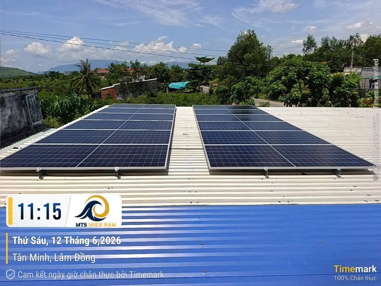 Hộ gia đình tại Tân Minh – 06/2026 – Dàn pin trên mái tôn, biến tần hybrid và pin lưu trữ SUNBOX.